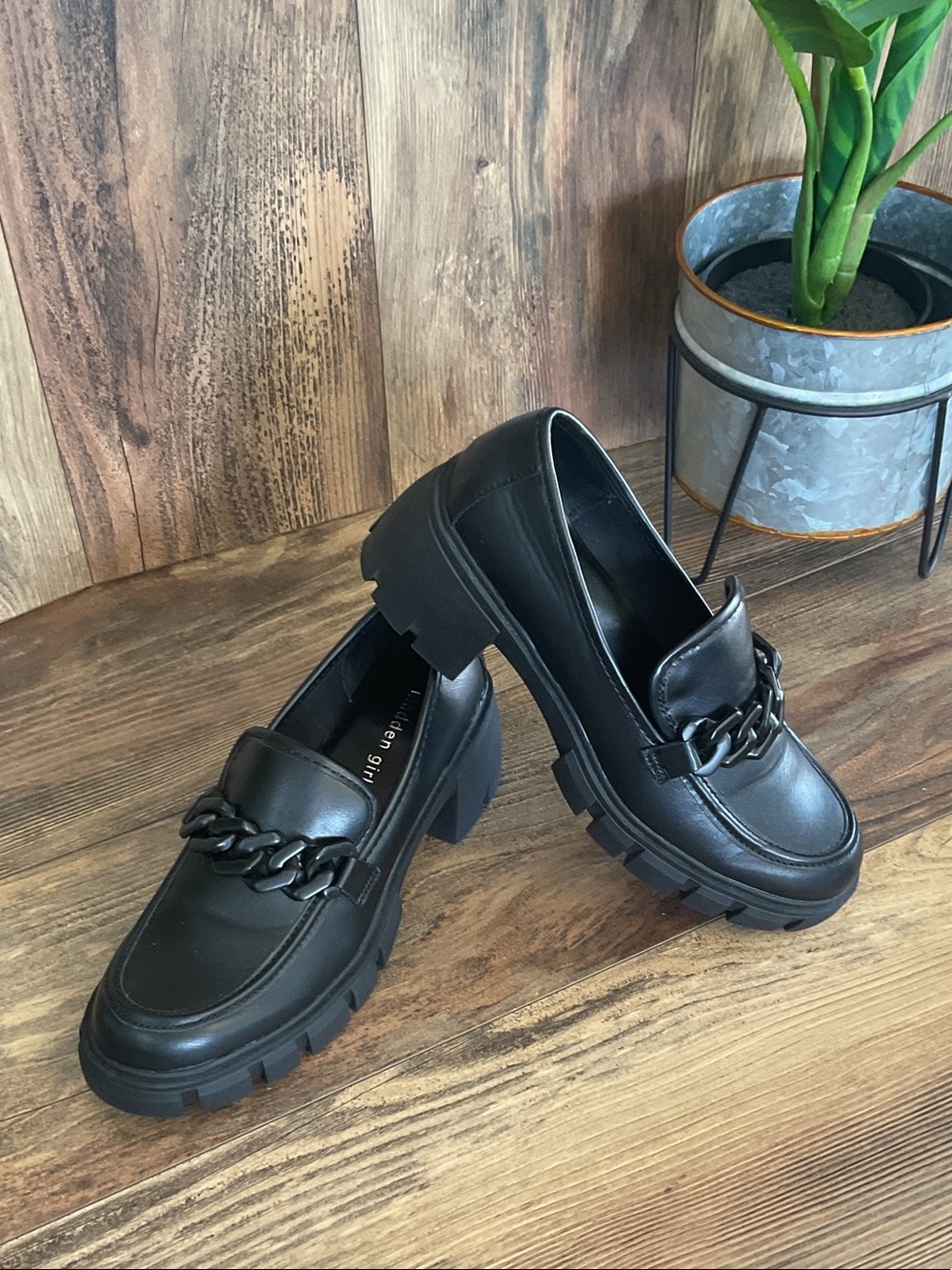 Madden Girl Hoxtonn Platform Chain-Trim Lug Sole Loafers
